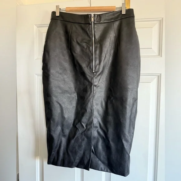 BAD GIRL PENCIL SKIRT IN VEGAN LEATHER - VIXEN BY MICHELINE PITT XL - Picture 2 of 6